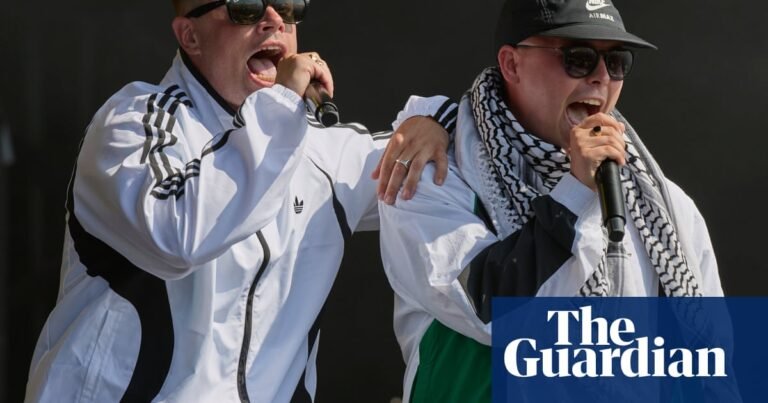 Kneecap lead anti-Starmer chant during politically charged Glastonbury set | Kneecap