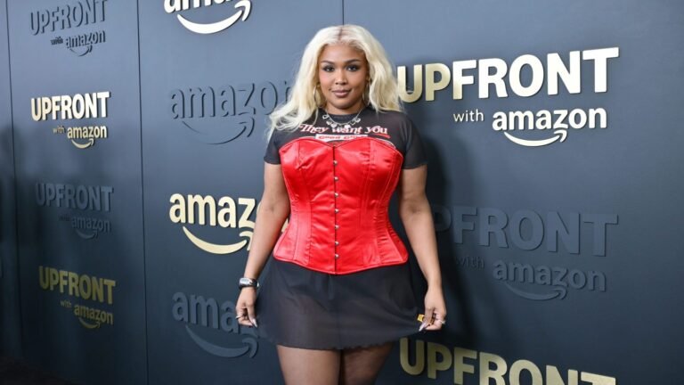 Lizzo Announces New Mixtape ‘My Face Hurts From Smiling’