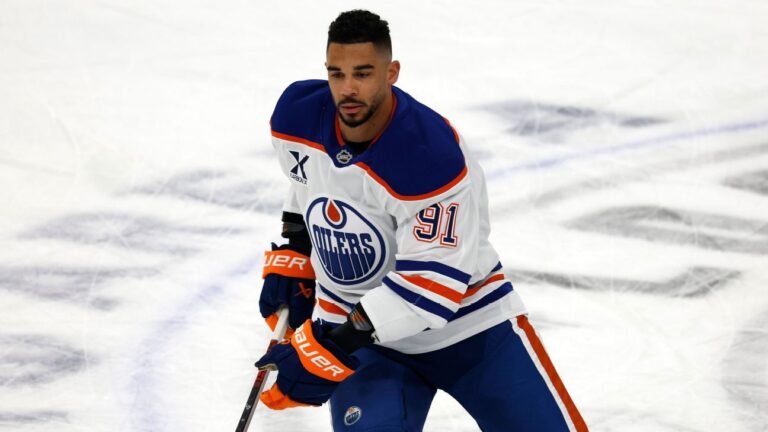 Oilers trade winger Evander Kane to Canucks, clear cap space