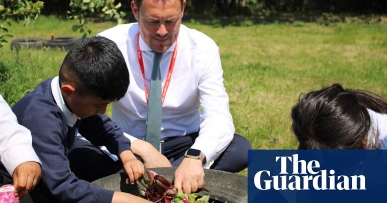 Pupils in England face lost learning from flooding and extreme heat, study finds | Schools