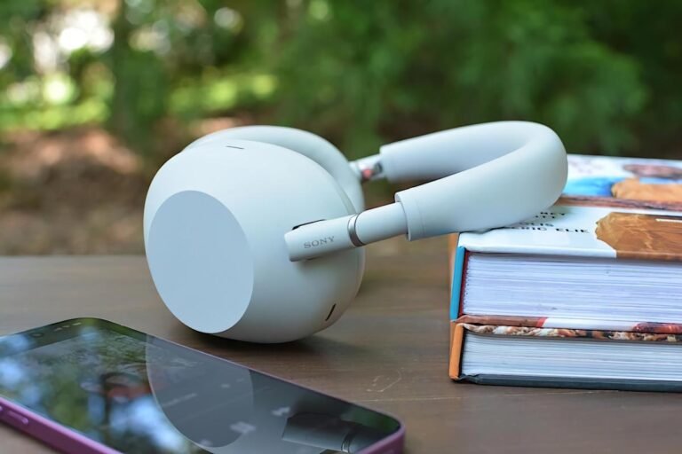This Amazon bundle includes the Sony WH-1000XM6 headphones and a free $30 gift card