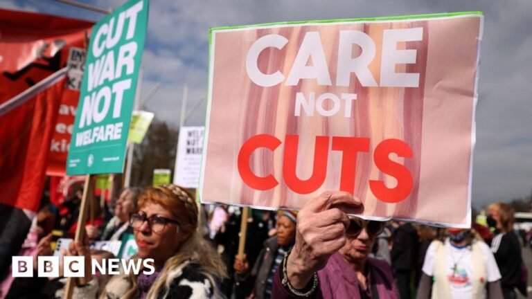 Welfare rebellion to test Starmer's authority like never before
