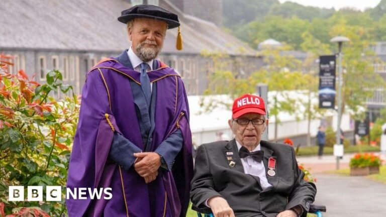 Actor Toby Jones awarded honorary doctorate by Keele University