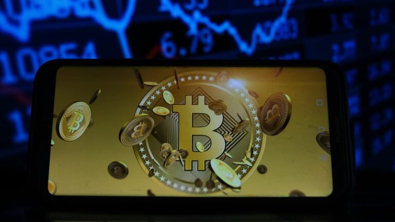 Bitcoin flies to new all-time highs, briefly topping $118,000 as institutions pile into ETFs