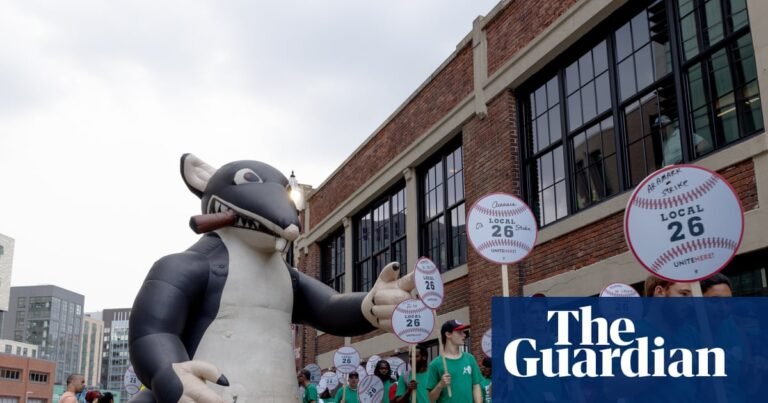 Fenway Park concession workers on strike for first time in 113 years | Boston Red Sox