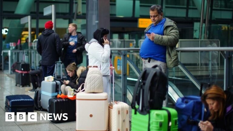 Heathrow power outage caused by moisture in electrical system