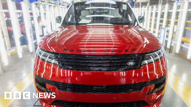 Jaguar Land Rover to cut up to 500 UK management jobs