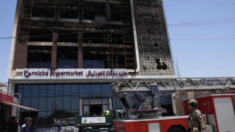 More than 60 people killed as fire breaks out in newly opened Iraq mall