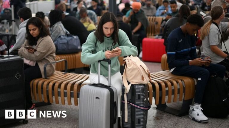Passengers urged to check flights after air traffic control issue
