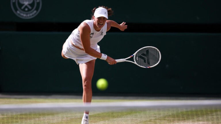 Swiatek defeats Anisimova to win Wimbledon title