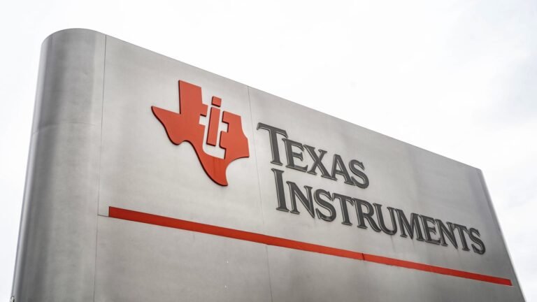 Texas Instruments (TXN) stock falls on weak forecast