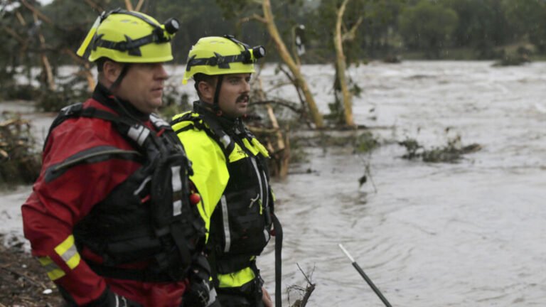 Texas flash flood kills 24, search continues for missing summer camp girls
