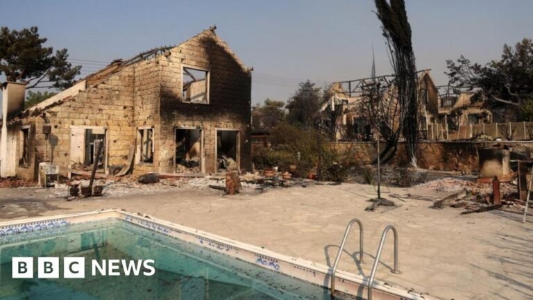 Two die in burned car as 44C heat expected