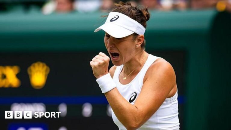 Belinda Bencic celebates against Ekaterina Alexandrova