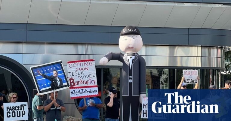 ‘We got a lot of honks in solidarity’: anti-Musk protests ripple at LA’s Tesla Diner | Los Angeles