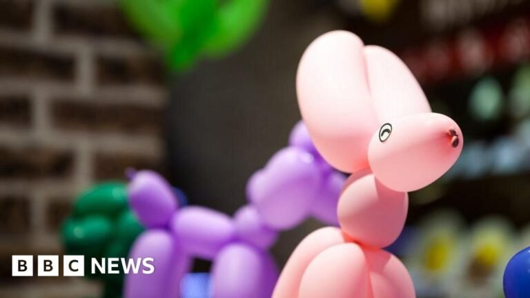 Home Office set to pull 'balloon-craft' job at migrant detention centre