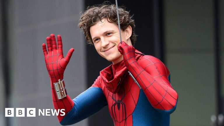 Spider-Man star Tom Holland filming in streets of Glasgow