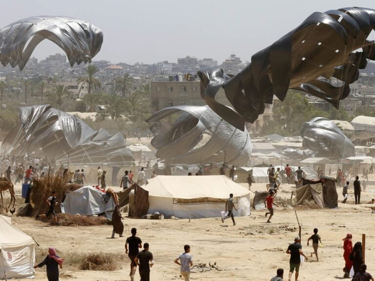 The airdrops on Gaza are a PR stunt, not a humanitarian operation | Opinions